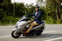  [GALLERY] Suzuki Burgman 15 giá tới 85 triệu đồng, có gì đấu Honda PCX?
