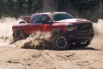 RAM 2500 lỗi hệ thống điều khiển, triệu hồi 13.000 xe mất an toàn
