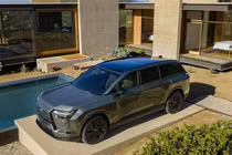 Lexus TZ ra mắt - SUV điện đầu tiên sở hữu âm thanh giả lập động cơ V10 