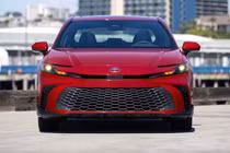 [GALLERY] Toyota Camry 2027 giá "mềm" hơn, hybrid sẽ là lựa chọn duy nhất