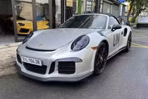 Qua Vũ tậu Porsche 911 Turbo S Cabriolet "bỏ xó" 6 năm mới ra biển trắng