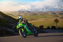 Ra mắt Kawasaki Ninja ZX-6R 2026, về Việt Nam tháng 10/2025