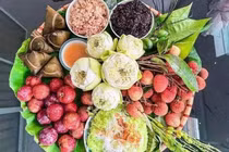 Mẹt cúng Tết Đoan Ngọ chỉ từ 100.000 đồng gây sốt chợ mạng