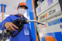 Giá xăng tăng, giá dầu giảm từ chiều nay