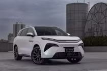 BYD Sealion 8 2026 từ 752 triệu đồng, sạc 5 phút chạy tới 370 km 