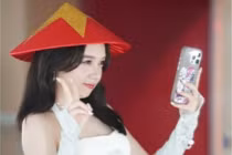 Chỉ một khoảnh khắc, nữ MC Liên Quân khiến netizen xôn xao