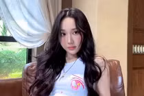 Mina Young "đốn tim" fan với visual ngọt ngào tựa nàng thơ