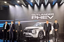 [GALLERY] Mitsubishi Outlander PHEV mở bán từ 1,2 tỷ đồng, chạy điện 100 km