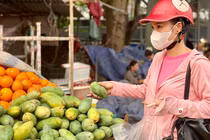 Xoài hạt lép giá rẻ tràn chợ Hà Nội: Đặc sản miền Tây hay “đội lốt”?