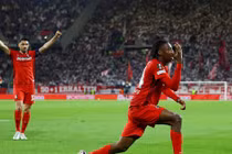 World Cup 2026: Cú đúp của Manzambi giúp Thụy Sĩ đè bẹp Bosnia 4-1