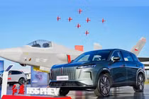 Hongqi HS6 PHEV đổ đầy xăng lập kỷ lục lăn bánh tới hơn 2.327km