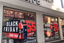Đua nhau giảm giá dịp Black Friday, có nơi giảm 80% vẫn vắng khách 