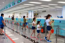 Nội Bài tách làn xuất nhập cảnh cho người Việt, đổi điểm đón taxi