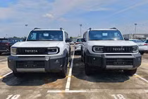 [GALLERY] "Hàng nóng" Toyota Land Cruiser FJ cập cảng Việt Nam, chờ ra mắt