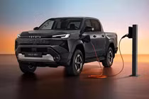 Khi nào Toyota ra mắt Hilux plug-in hybrid, cạnh tranh Ranger PHEV?