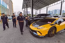 Hơn 50 siêu xe trị giá hàng trăm tỷ đồng của đại gia Malaysia bị tịch thu