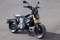  BMW CE 02 từ 72 triệu đồng - xe máy điện đô thị chạy 109km/sạc