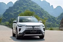 Toyota Việt Nam giảm giá bán loạt ôtô hybrid cả trăm triệu đồng