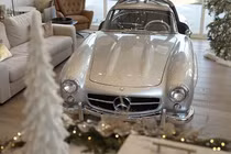 Dân chơi bán Bugatti Veyron tậu Mercedes-Benz 1955 triệu đô về "làm cảnh"