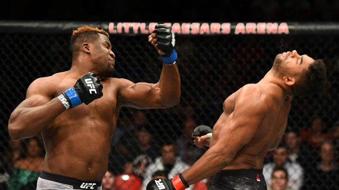 Video: Top 6 cú đấm lợi hại nhất trong lịch sử MMA