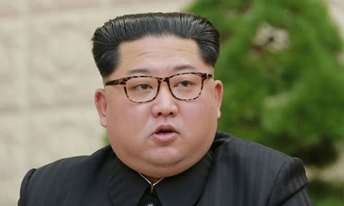 Video: Kim Jong Un nhất quyết không dùng bút có sẵn để ký kết văn bản