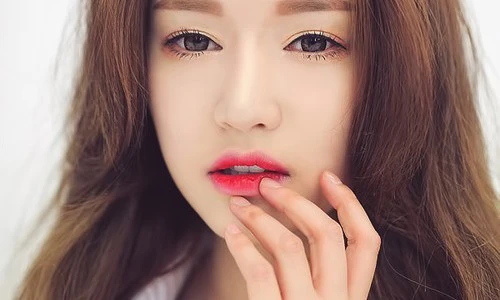 Video: Mẹo trang điểm, giúp môi căng mọng "chuẩn không cần chỉnh"