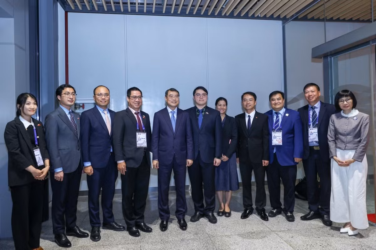 Tối 8/5, Thủ tướng Lê Minh Hưng cùng Đoàn đại biểu cấp cao Việt Nam đã rời Cebu, Philippines kết thúc chuyến tham dự Hội nghị Cấp cao ASEAN lần thứ 48.