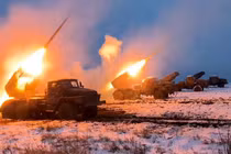 Chiếm Novyi Donbas, quân Nga áp sát thị trấn Dobropolye 4km 