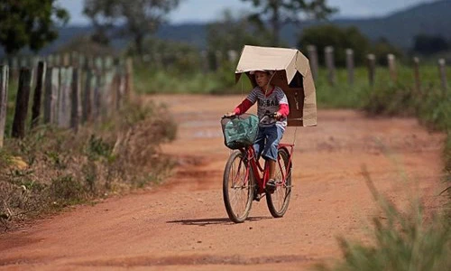 Kinh dị dân thị trấn mang gương mặt quỷ vì căn bệnh lạ