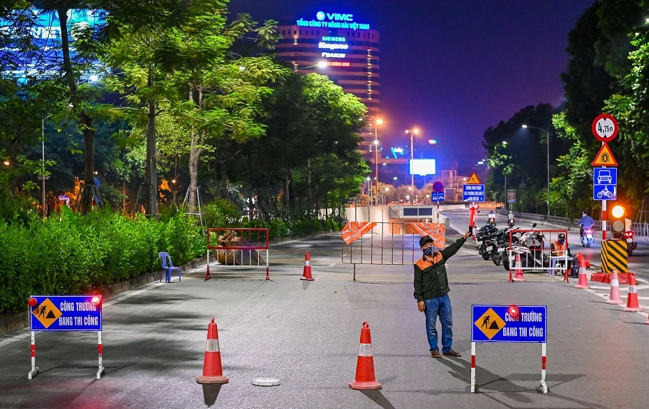 Hà Nội: Cấm 1 chiều hầm Kiêm Liên, người dân lưu thông thế nào?