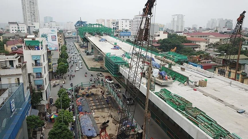 Đường vành đai 2 trên cao thẳng tắp trên "đường cong mềm mại" HN