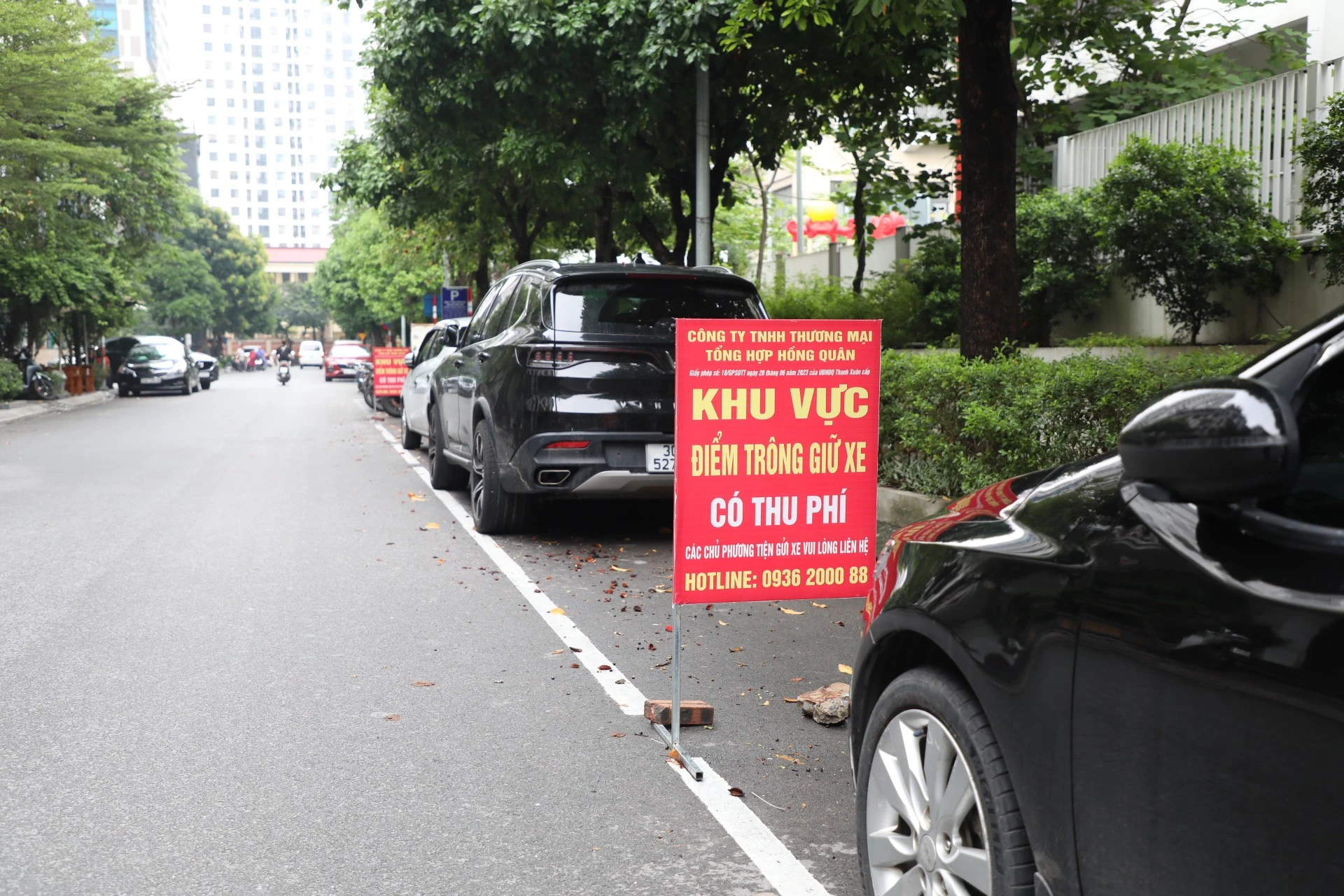 Hà Nội: Cấp phép trông xe nhà 90 Nguyễn Tuân, dân phản đối