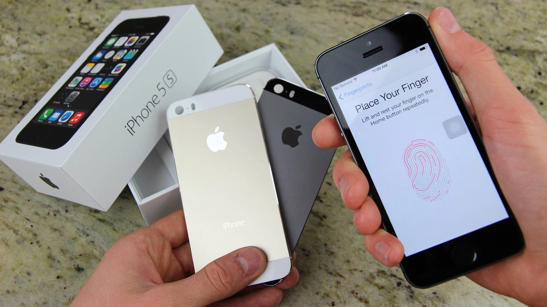 Hành trình đưa iPhone từ "xứ sở táo tàu" về Việt Nam
