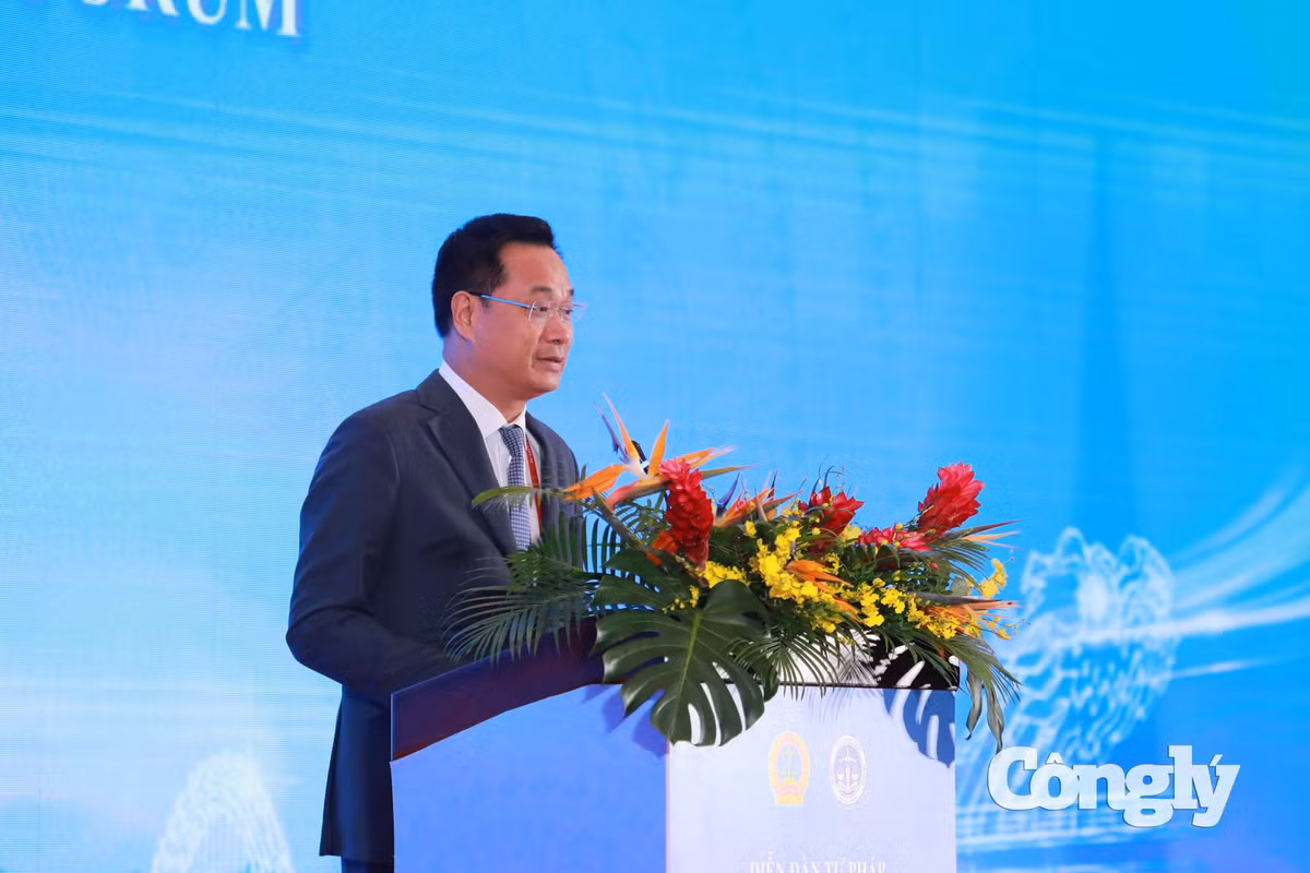 Ủy viên Trung ương Đảng, Bí thư Thành ủy Đà Nẵng Lê Ngọc Quang phát biểu.