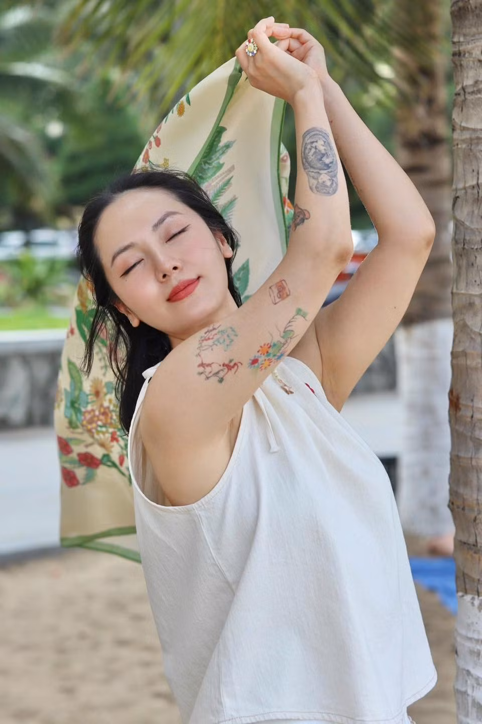 Cô không tham gia show thực tế, không phát ngôn gây sốc, và gần như chỉ xuất hiện trong những chương trình âm nhạc thực sự chất lượng. Ảnh: FB Tran Phuong Linh