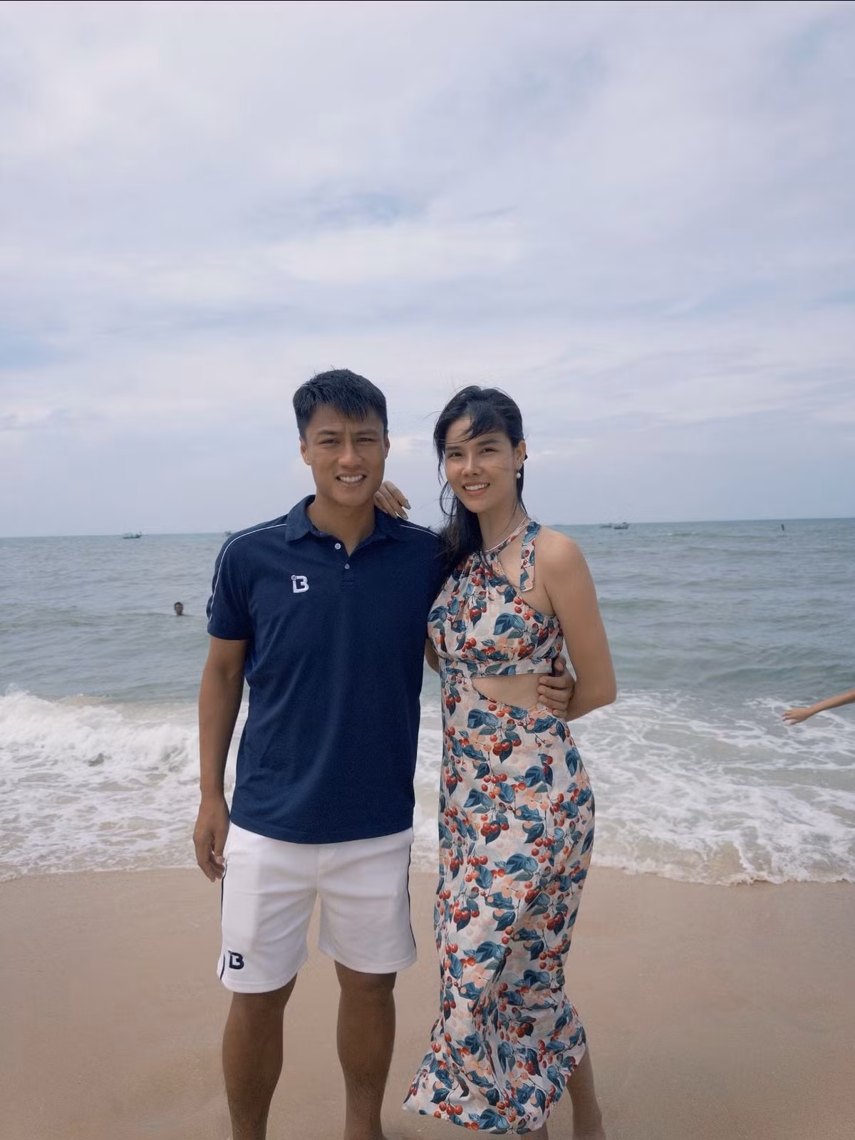Từ một chân dài đình đám, cô chọn trở thành người vợ, người mẹ toàn tâm chăm lo cho gia đình.