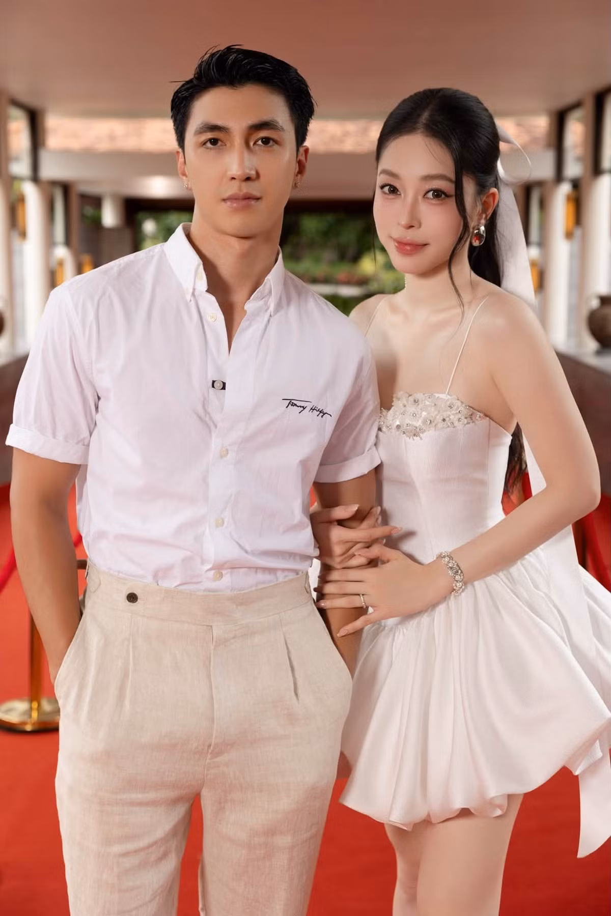 Đặc biệt, dù đã kết hôn và có cuộc sống riêng, Phương Nga vẫn không bỏ bê việc học. Việc duy trì tinh thần học tập cùng khả năng biến hóa hình ảnh giúp nàng á hậu xây dựng hình tượng ngày càng toàn diện trong mắt công chúng. Ảnh: FB Bùi Phương Nga