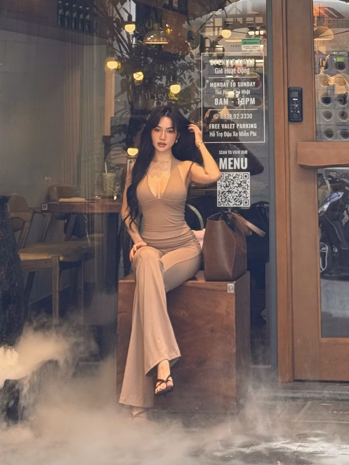 Sĩ Thanh khiến người hâm mộ không khỏi trầm trồ khi liên tục xuất hiện với hình thể chuẩn, săn chắc và đầy quyến rũ.