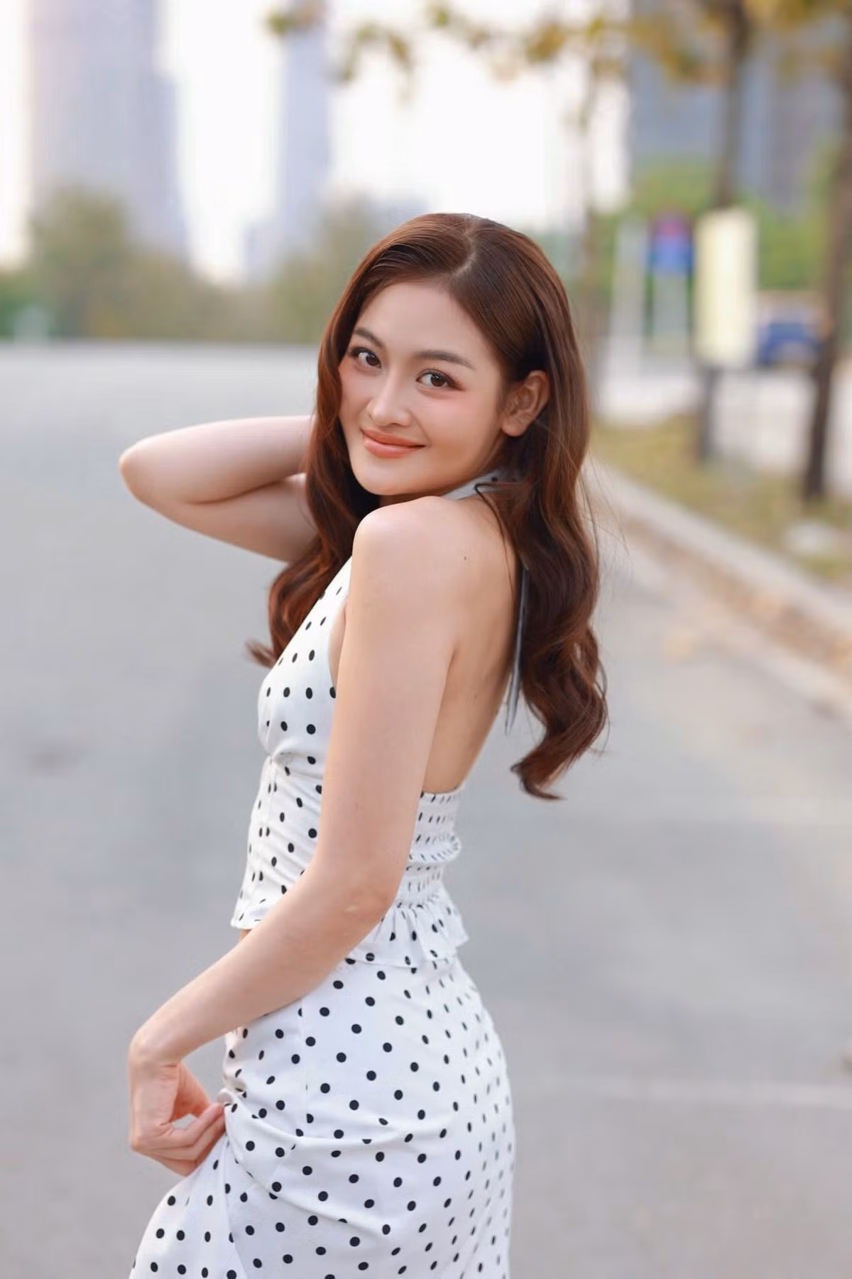 Diễn viên Thuỳ Anh xinh đẹp trong thiết kế váy chấm bi. Ảnh: FB Thuỳ Anh