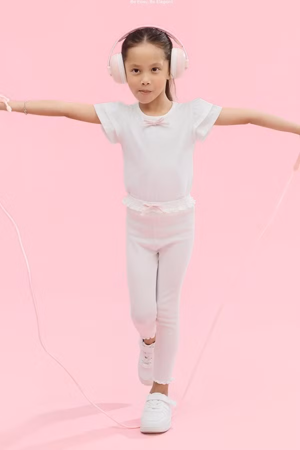 Không dừng lại ở những lời khen “bản sao”, nhiều khán giả còn ưu ái dành cho Lisa những mỹ từ như “bản plus”, “bản nâng cấp” hay “bản sao hoàn hảo” của giọng ca "Cô đơn trên sofa".