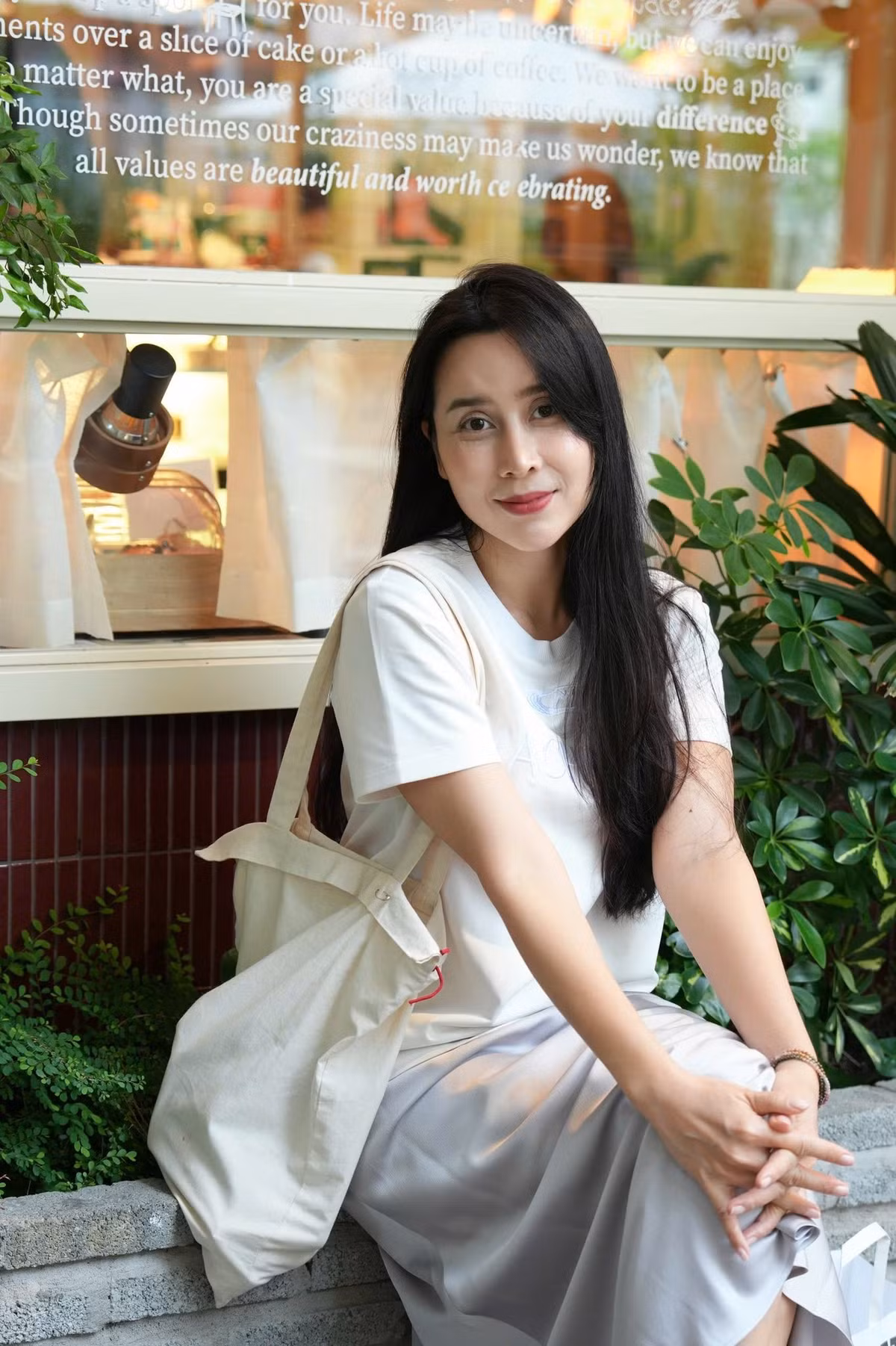Tin tức sao Việt 15/5: Ca sĩ Lưu Hương Giang tận hưởng những ngày nắng đẹp. Ảnh: FB Lưu Hương Giang