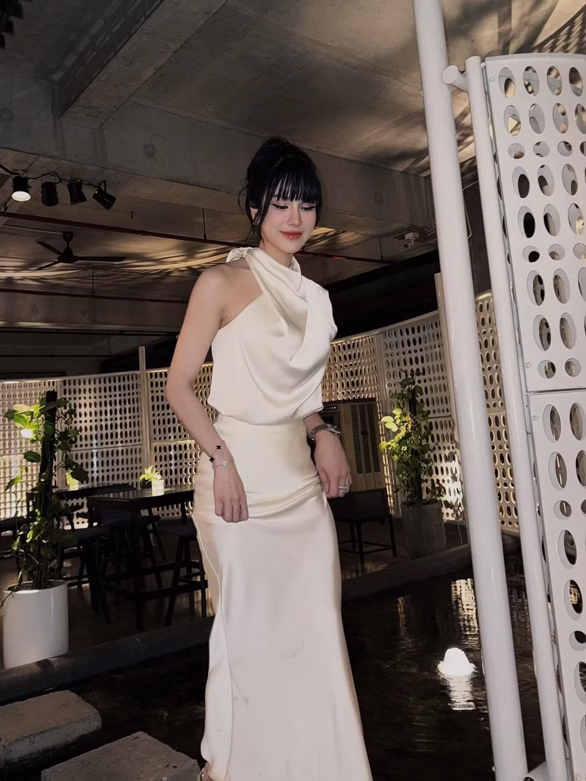 Bên cạnh đó, nhan sắc của Diệp Lâm Anh cũng là chủ đề được chú ý khi đúng chuẩn "phụ nữ đẹp nhất khi không thuộc về ai". Ảnh: FB Diep Lam Anh