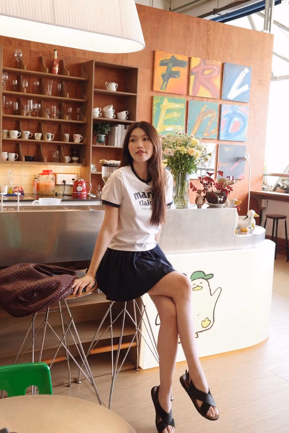 Ở thời điểm hiện tại, Quỳnh Châu vẫn trung thành với phong cách thời trang khá tối giản. Những thiết kế có kiểu dáng thanh lịch, màu sắc nhã nhặn thường được cô lựa chọn. Ảnh: FB Chế Nguyễn Quỳnh Châu