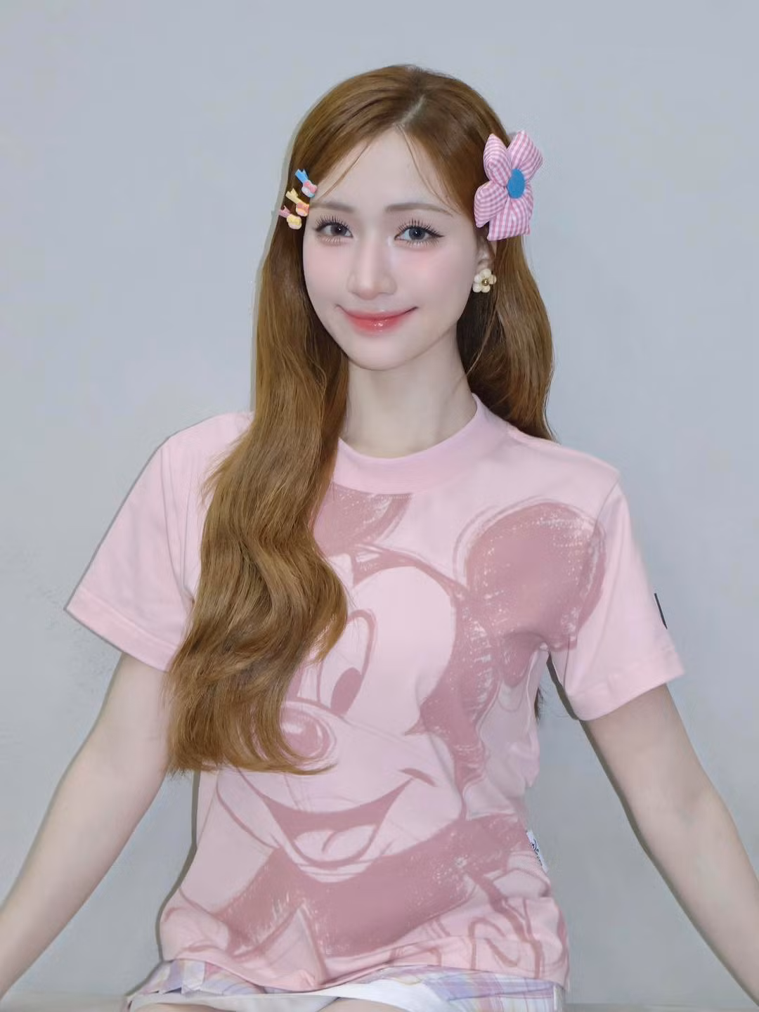 Tin tức sao Việt 7/6: Ca sĩ Hòa Minzy post ảnh xinh xắn, đáng yêu và chia sẻ dòng trạng thái: "Em bé Bắc Ninh xinh xinh". Ảnh: FB Hòa Minzy