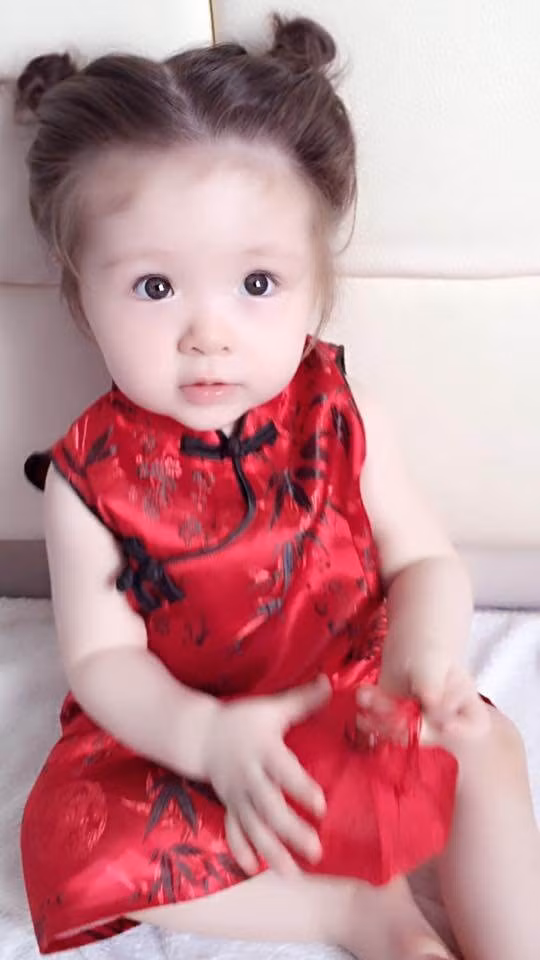 Nhờ ngoại hình nổi bật, Cadie nhanh chóng trở thành hiện tượng mạng xã hội không chỉ tại Việt Nam mà còn lan tỏa ra nhiều quốc gia.