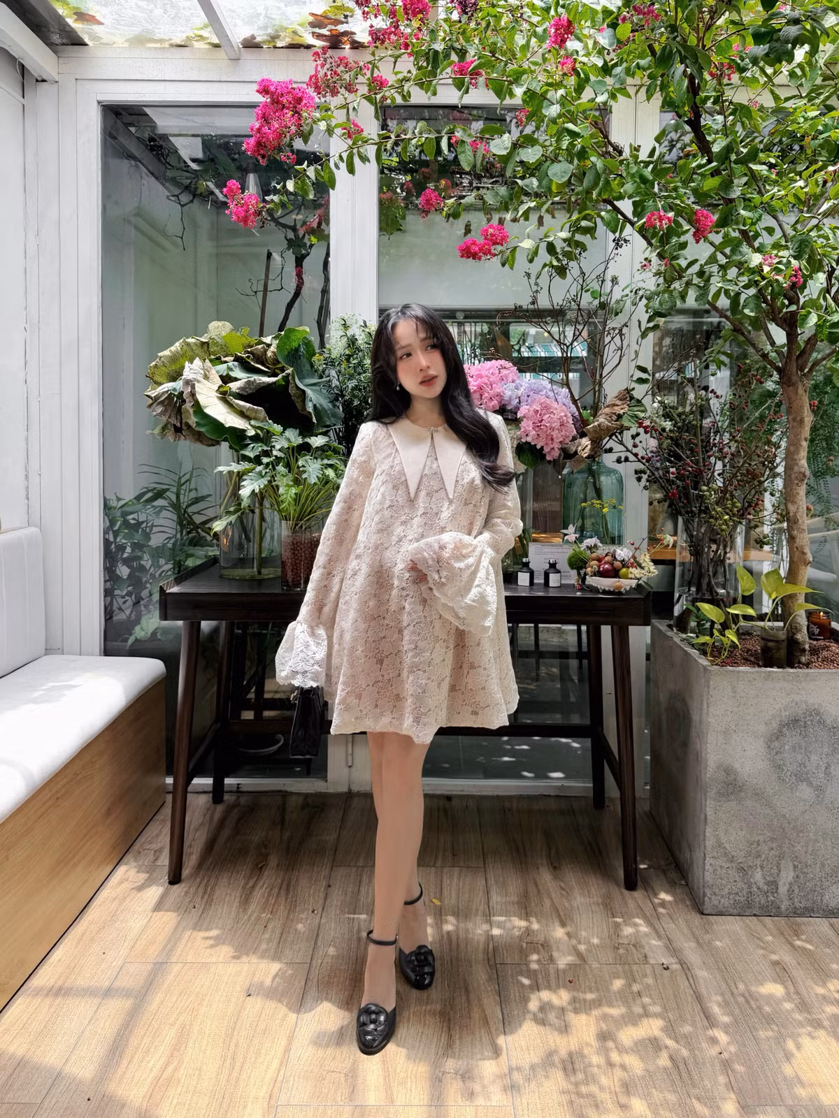 Trên mạng xã hội, nhiều khán giả còn dành lời khen cho vóc dáng của Joyce Phạm. Cô sở hữu thân hình nhỏ nhắn, mảnh mai và biết cách lựa chọn trang phục để tôn lên những đường nét của cơ thể, ngay cả trong thời gian bầu bí. Ảnh: FB Phạm Trần Nguyễn Minh Phạm