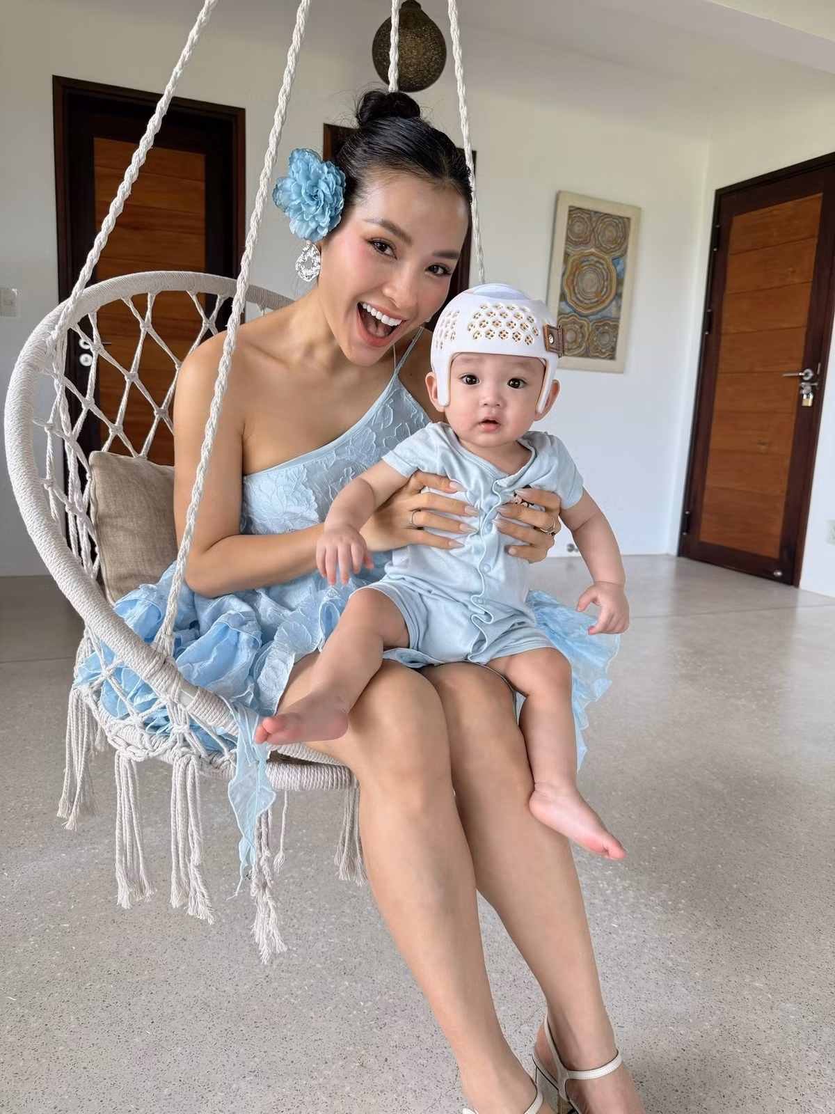 Phương Trinh Jolie khoe vẻ đáng yêu của con trai Loka tròn 8 tháng. Ảnh: FB Phương Trinh Jolie