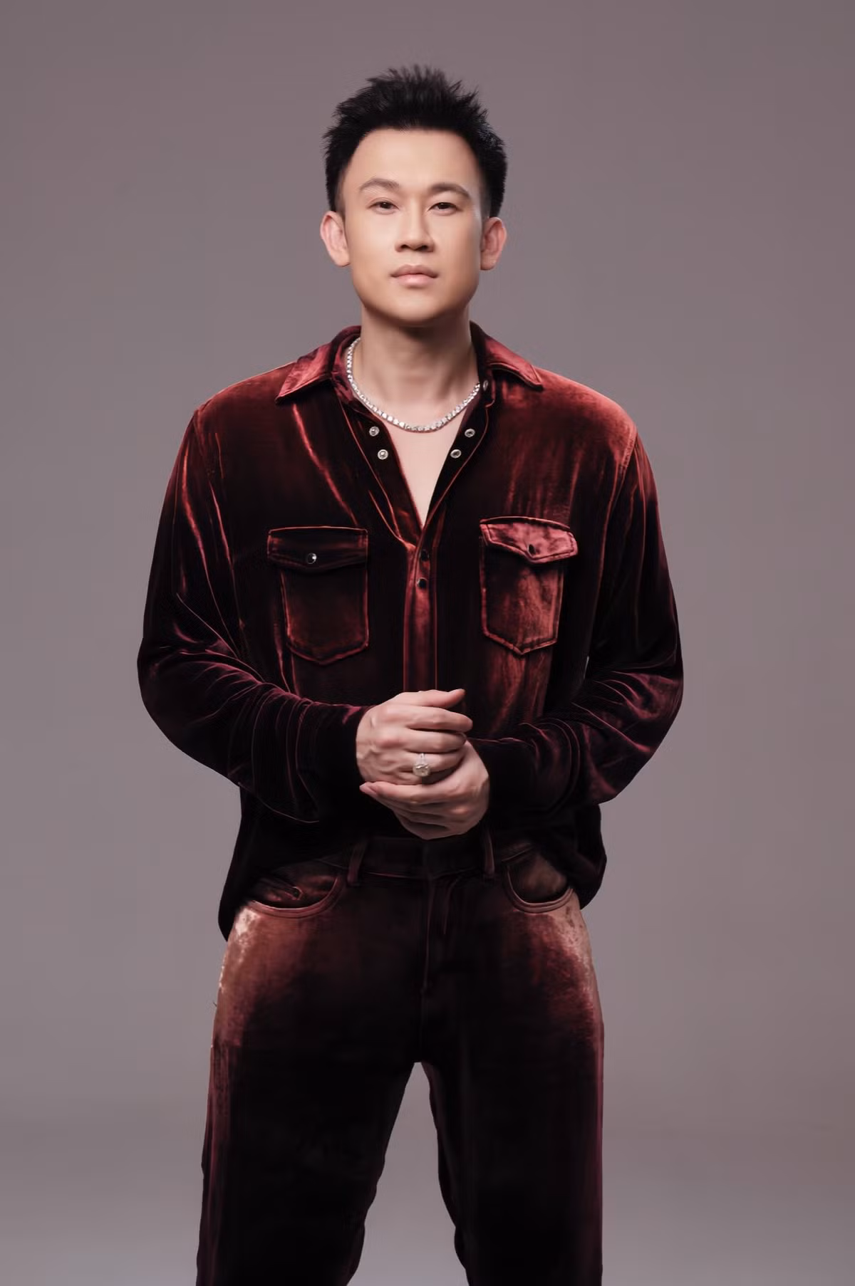 Dương Triệu Vũ thả thính: "Như thế này đã đủ tiêu chuẩn để làm người yêu em chưa?". Ảnh: FB Dương Triệu Vũ
