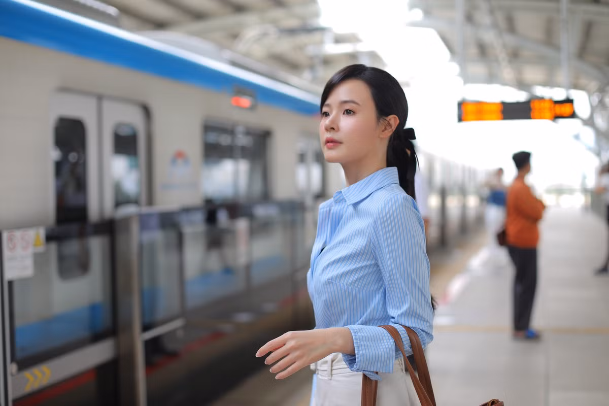 “Midu đúng chuẩn lão hóa ngược”, một bình luận nổi bật trên mạng xã hội viết.