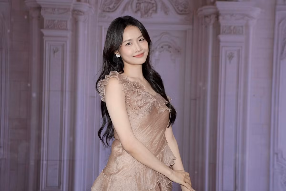 Còn trẻ tuổi và sau những hai lần sinh nở, điều khán giả chú ý nhất ở Trương Mỹ Nhân không chỉ là cuộc sống gia đình êm ấp, hạnh phúc mà còn là nhan sắc "lão hóa ngược" của người đẹp.
